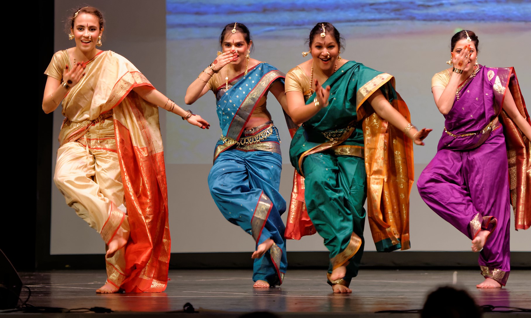 folk-dance-of-maharashtra-traditional-dance-of-maharashtra